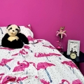 Matt-emulsion-paint-hot-pink-belladonna-wall-with-bed-vintro.jpg